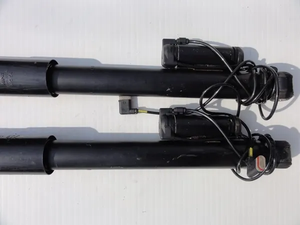 MERCEDES C219 Bakre Stötdämpare A2193260300 A2193260400 image 2