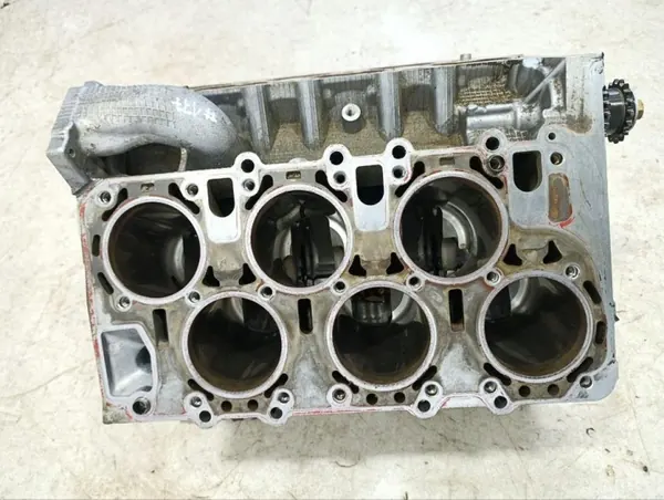 Bloc moteur OEM 07P103011AB pour Bentley Bentayga image 3