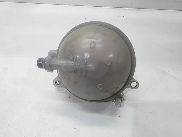 Audi Q5 Laajennussäiliö OEM 80A121405Q - Käytetty image 4