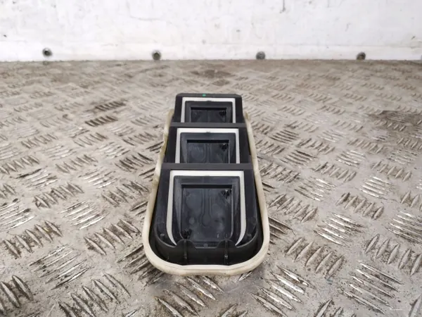 Peugeot 5008 ventilationsgallret OEM FBZ12763 - Begagnad image 3