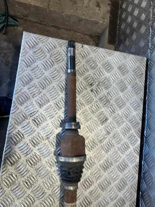 Peugeot 207 2009 Arbre de transmission avant droit image 4