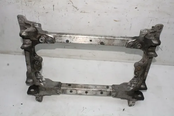 Maserati Ghibli 2017 Voorste subframe OEM 670001482 image 6
