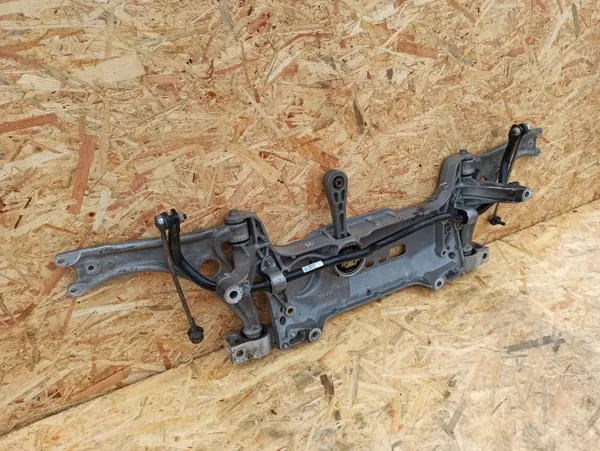 AUDI Q3 Traverswagen OEM 3C0199369H - Gebruikt image 3