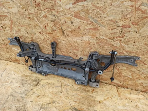 AUDI Q3 Traverswagen OEM 3C0199369H - Gebruikt image 4
