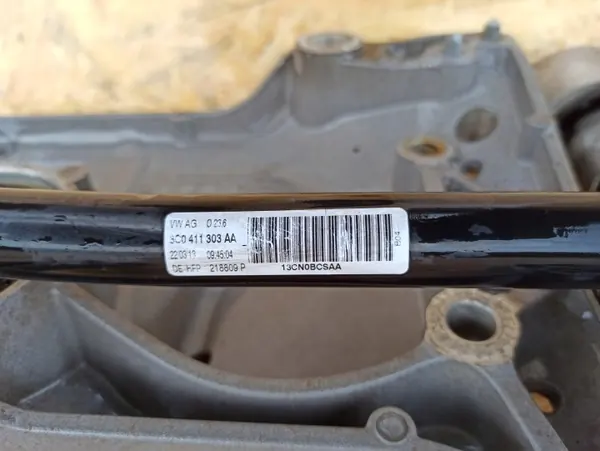 AUDI Q3 Traverswagen OEM 3C0199369H - Gebruikt image 7