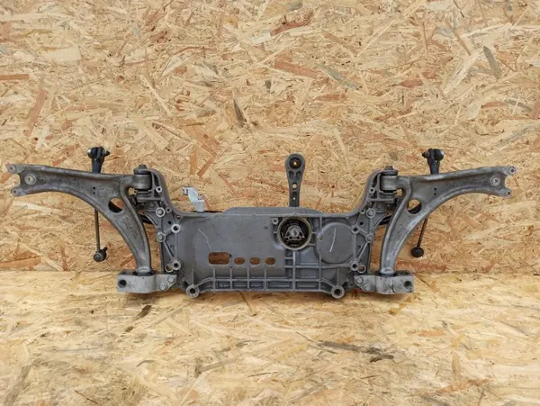 AUDI Q3 Traverswagen OEM 3C0199369H - Gebruikt image 8