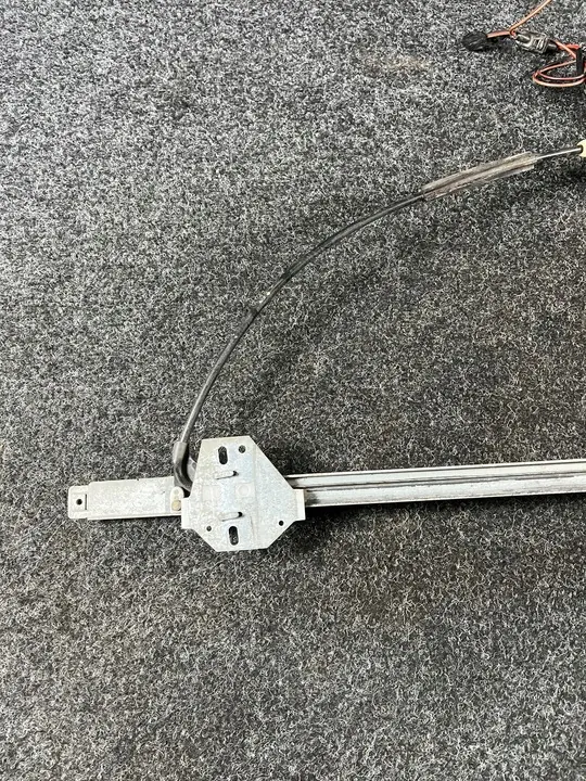 Regulador de janela dianteira esquerda VW Transporter T4 701837501C image 5