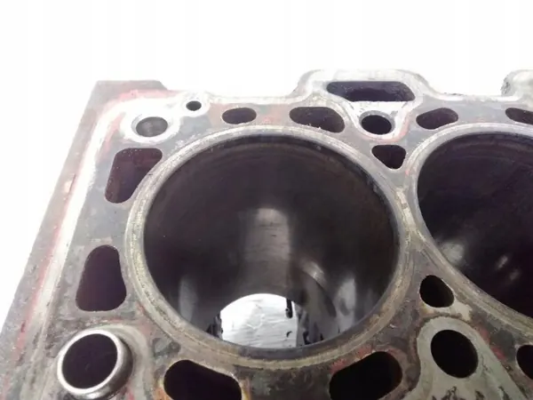 Bloco motor Mercedes-Benz OEM K9KA461 - Usado image 6