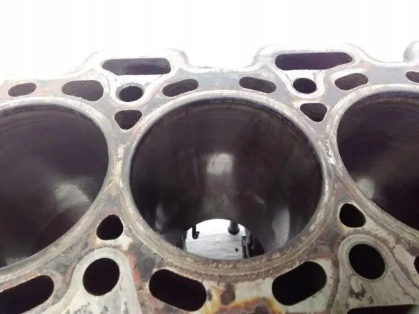 Bloco motor Mercedes-Benz OEM K9KA461 - Usado image 9