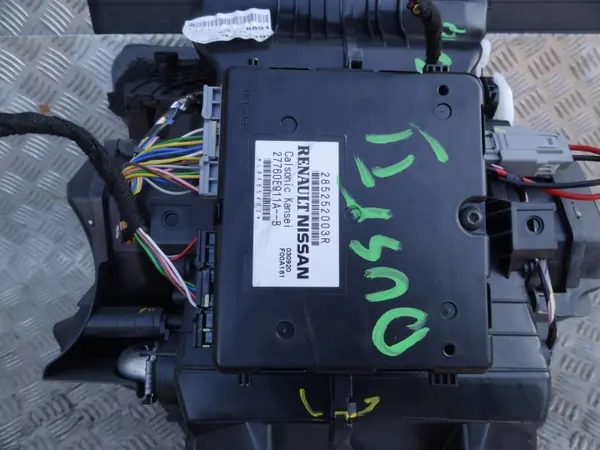 Núcleo do aquecedor Dacia Duster II OEM 272707351R - Usado image 3
