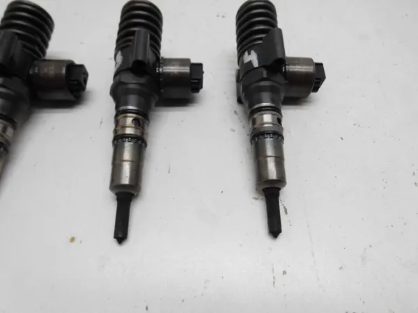 OEM 03G130073B spolarpump för VW/Audi 2.0TDI image 3