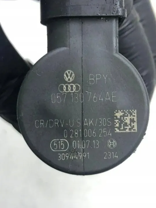 Rail d'injection Audi A6 3.0L Diesel OEM 059130090CN image 3