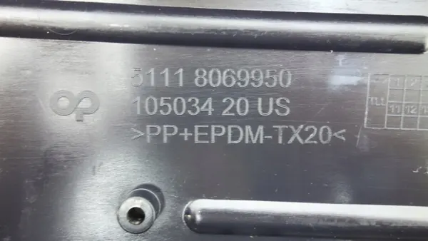 Barra fijación matrícula BMW X6 G06 2019 OEM 8069950 image 5