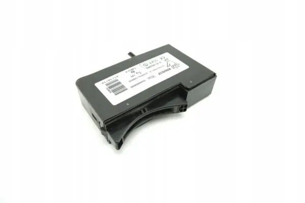 Kaartlezer Renault OE 8200625887A - Gebruikt image 2