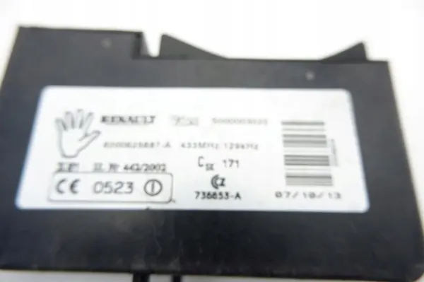 Kaartlezer Renault OE 8200625887A - Gebruikt image 3
