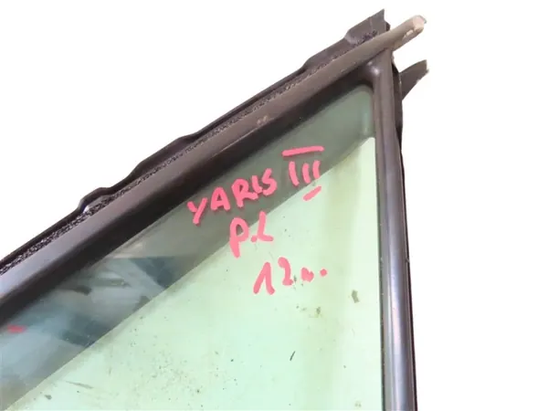 Toyota Yaris III 5-Deurs Voorlinker Kleine Deurruit image 3