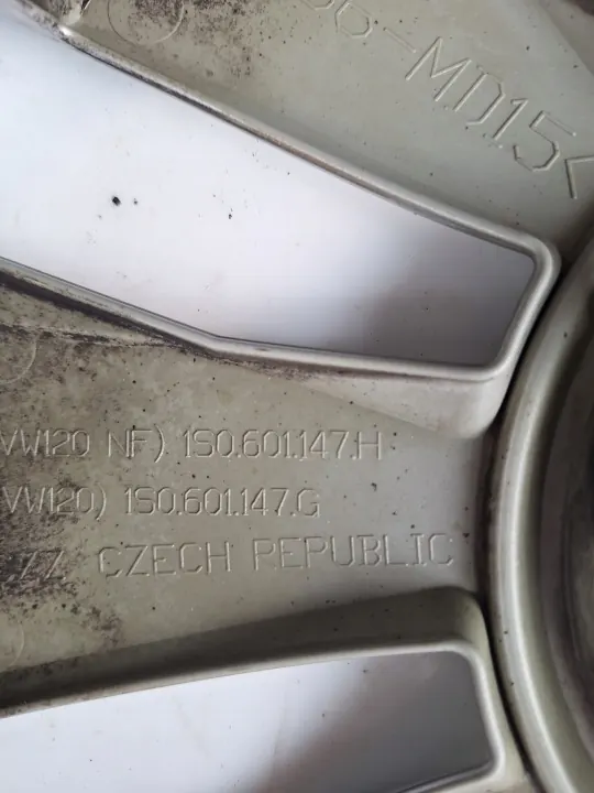 Coprimozzo 14'' OEM 1S0601147H VW UP image 3