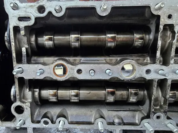 Klepdeksel voor Iveco Fiat 3.0 HPI Euro6 OEM 504374027 image 4