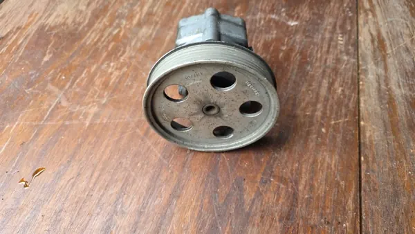 VW AUDI SKODA 2.0 TFSI Servopumpe 8K0145153F image 2