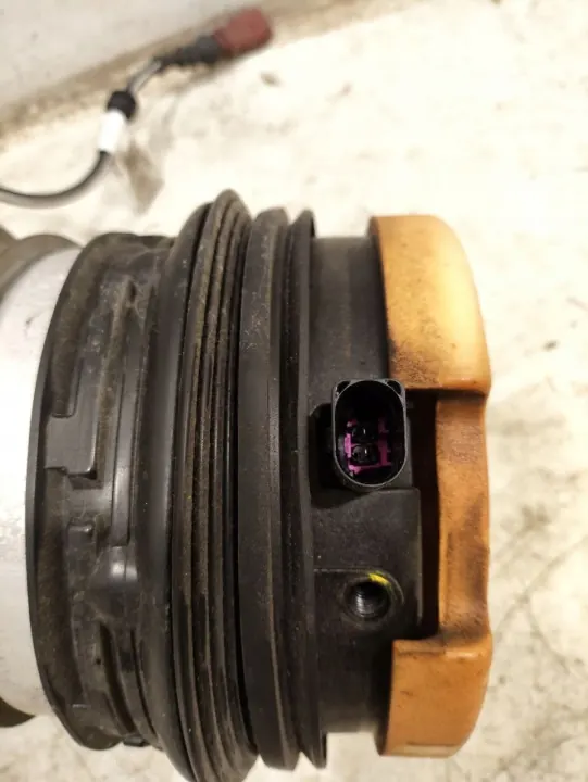 Airbag Porsche Taycan OEM 9J1.616.025.B Usado image 8