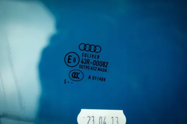 Audi A5 Sportback Fronttürglas OEM 8T8845202B image 3