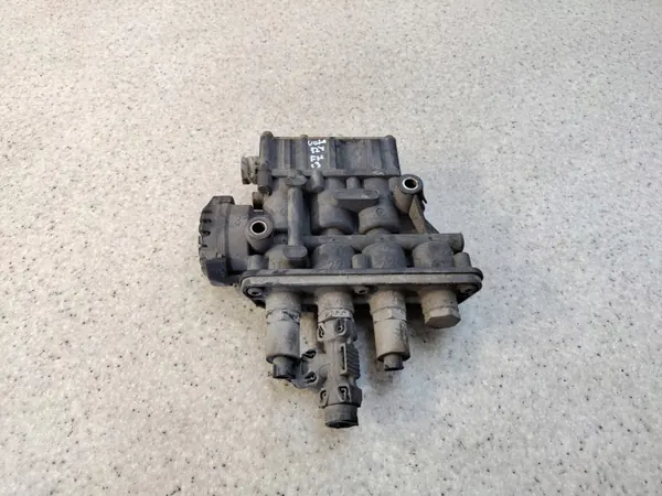Válvula ECAS Volvo OEM 21083660 para suspensão image 2