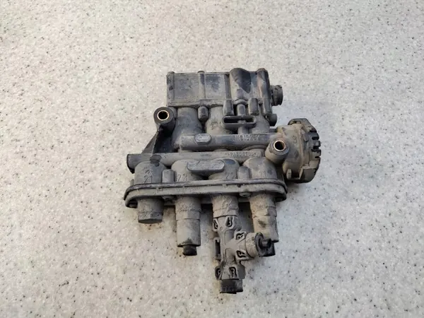 Válvula ECAS Volvo OEM 21083660 para suspensão image 3