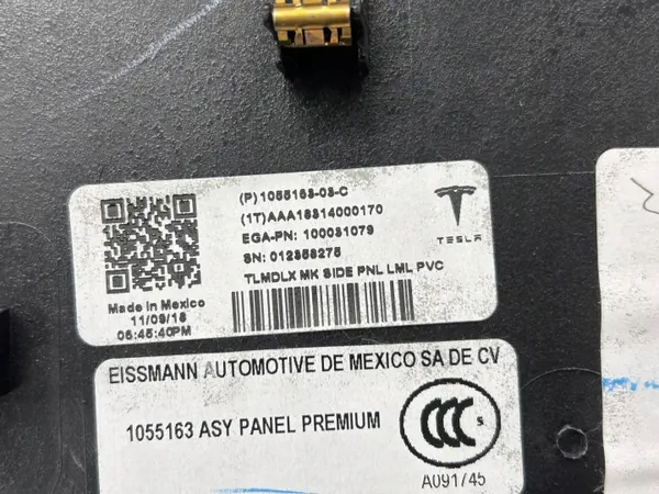 Revestimento consola central esquerda Tesla Model X OEM 105516303C image 8