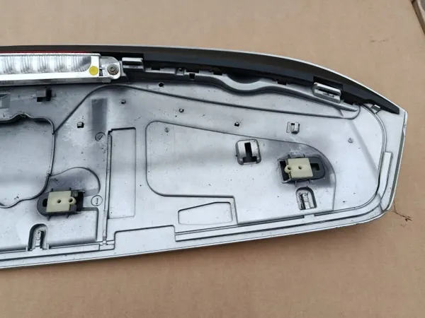 Spoiler de maletero BMW F31 OEM 7263166 - Usado image 10