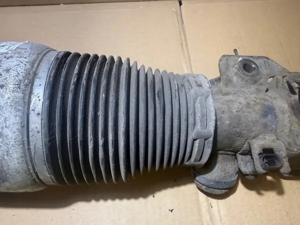 AUDI Q7 4L Höger Främre Luftdämpare 7L8616040B image 5