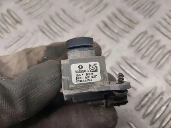 OEM 56038978AH peruutuskamera Dodge RAM 2015:lle image 3