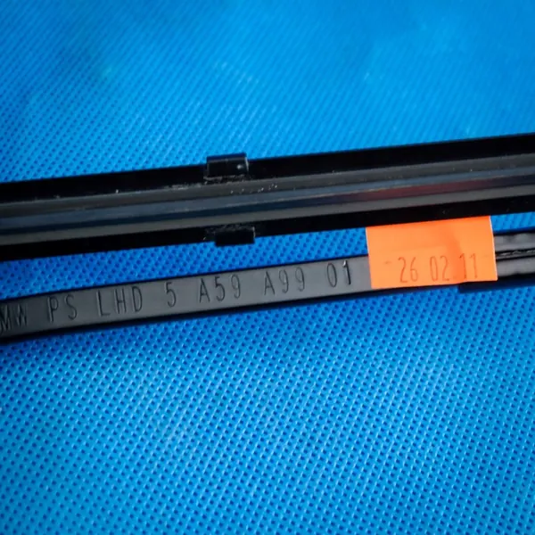 Oikea pyyhinvarsi BMW X5 G05 OEM 5A59A99 image 8