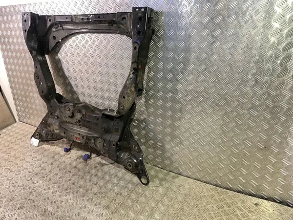 Volvo XC90 2018 Framhjulsram OEM 31476590 image 4