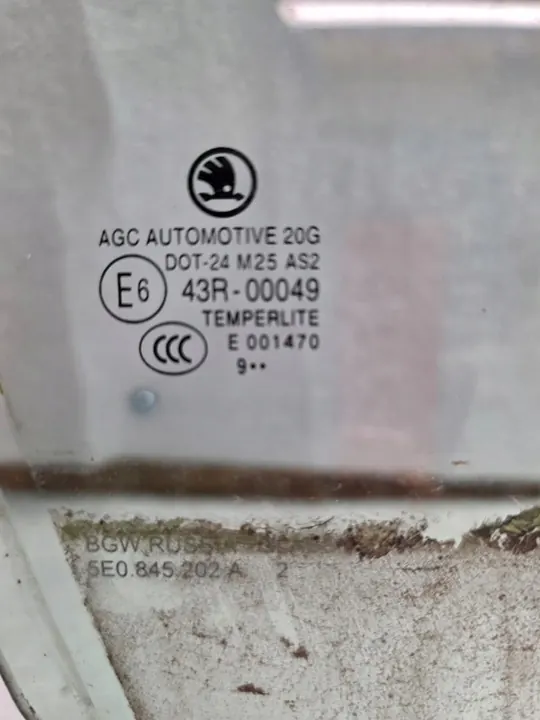 Skoda Octavia Mk3 2014 Oikea Etuikkuna image 4