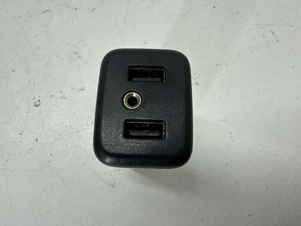 USB-aansluiting OEM 13509942 voor Chevrolet Camaro image 3