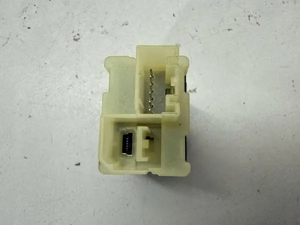 USB-aansluiting OEM 13509942 voor Chevrolet Camaro image 5