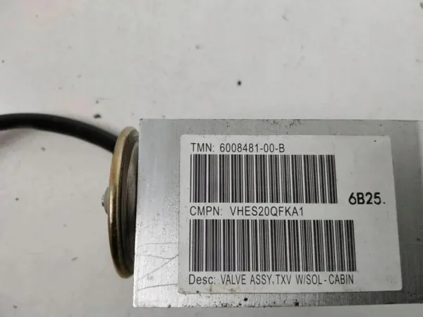 Tesla A/C expansionsventil OEM 600848100B - Begagnad image 3