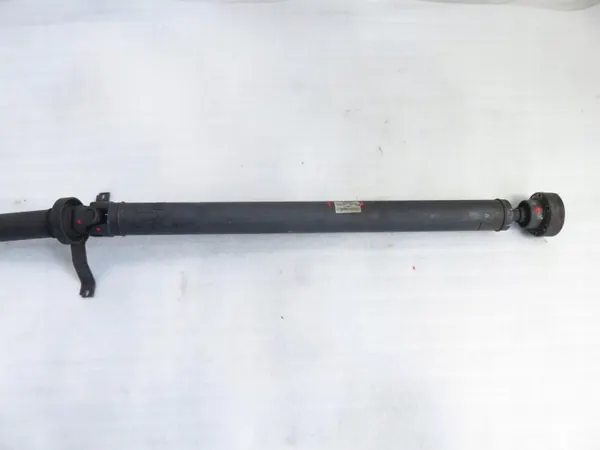 Audi A6 C5 Avant 4.2 Vetoakseli OEM 4B3521101E image 3