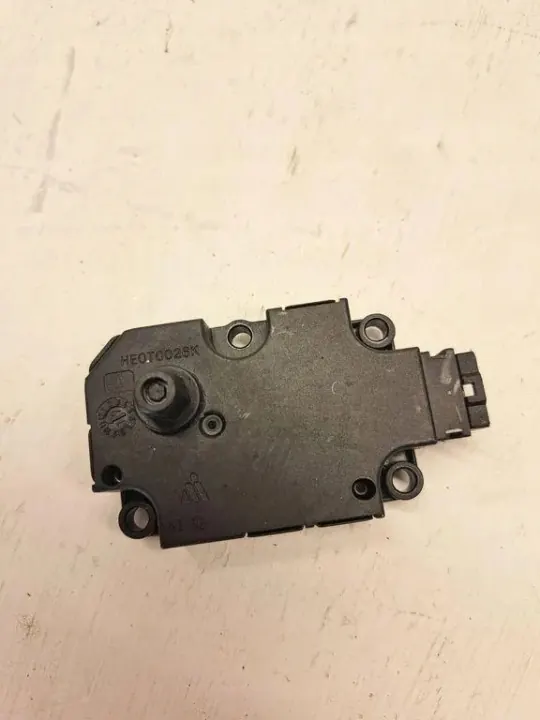 Motor de compuerta Mercedes-Benz OEM FM208001 - Usado image 3