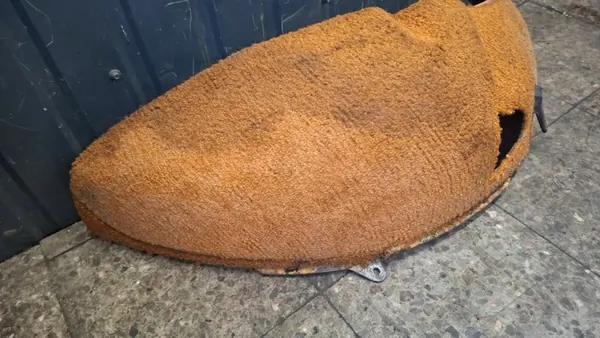 Mercedes W123 bagageutrymmesmatta OEM tapicerka bagaznika image 3