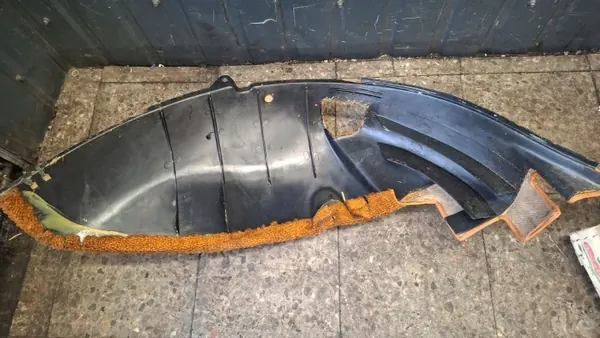 Mercedes W123 bagageutrymmesmatta OEM tapicerka bagaznika image 4