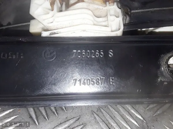 BMW Window Regulator OEM 7060265 for E90/E91 image 3