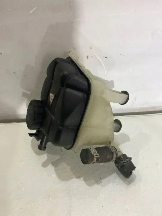Mercedes GLE W166 Tasoitussäiliö OEM 1665000049 image 4