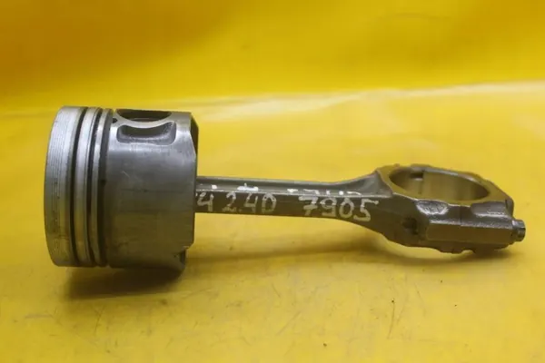 Piston & Bielle VW T4 2.4D AAB 079119 074B image 10