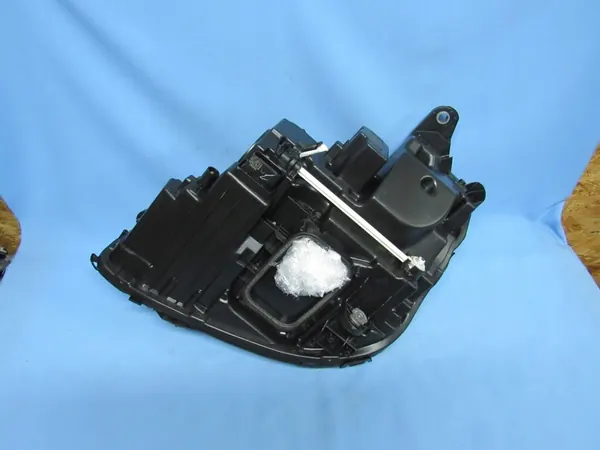 Rechter Mercedes W213 Performance Voor-Facelift Licht image 10