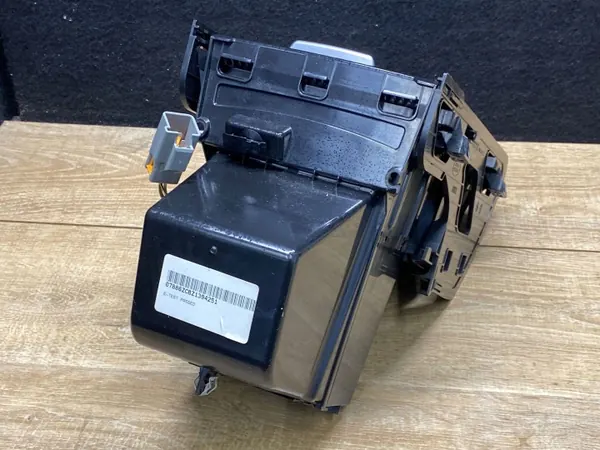 Consola de túnel Land Rover OEM FK72045H62BW Usado image 3