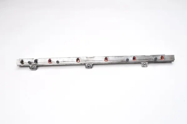 Carril de inyección Volvo V70/S80 OEM 7G9N-9H487-AC image 2