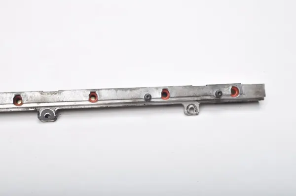 Carril de inyección Volvo V70/S80 OEM 7G9N-9H487-AC image 3