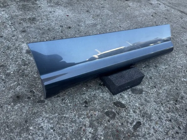 Audi Q5 II S Line Ovensuojus OEM 80A853970B Oikea Taka image 2