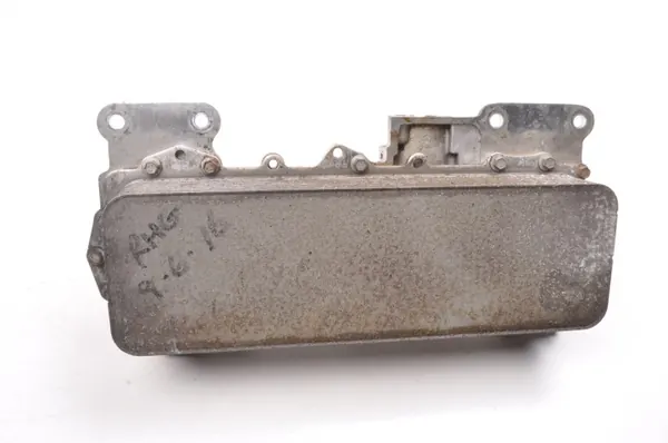 Refroidisseur d'huile Aston Martin Vantage 4.7 OEM 9G33-8C656-CC image 3